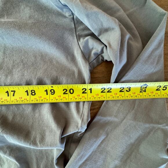 Vuori Women's Long-Sleeve Feather Tee - Size XS - Picture 5 of 6